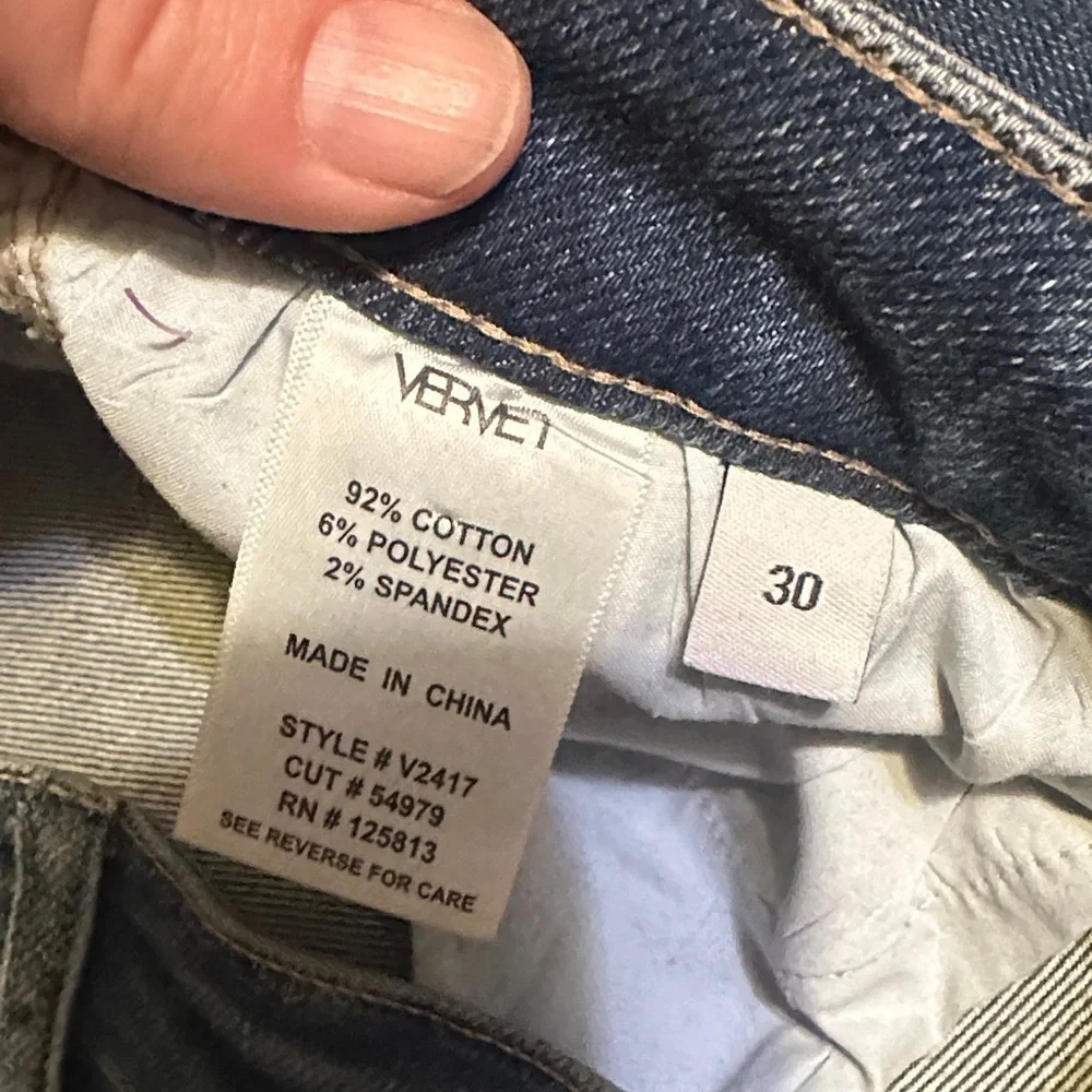 A80.  Vervet Classic Blue Distressed Skinny Jeans for Women size 30